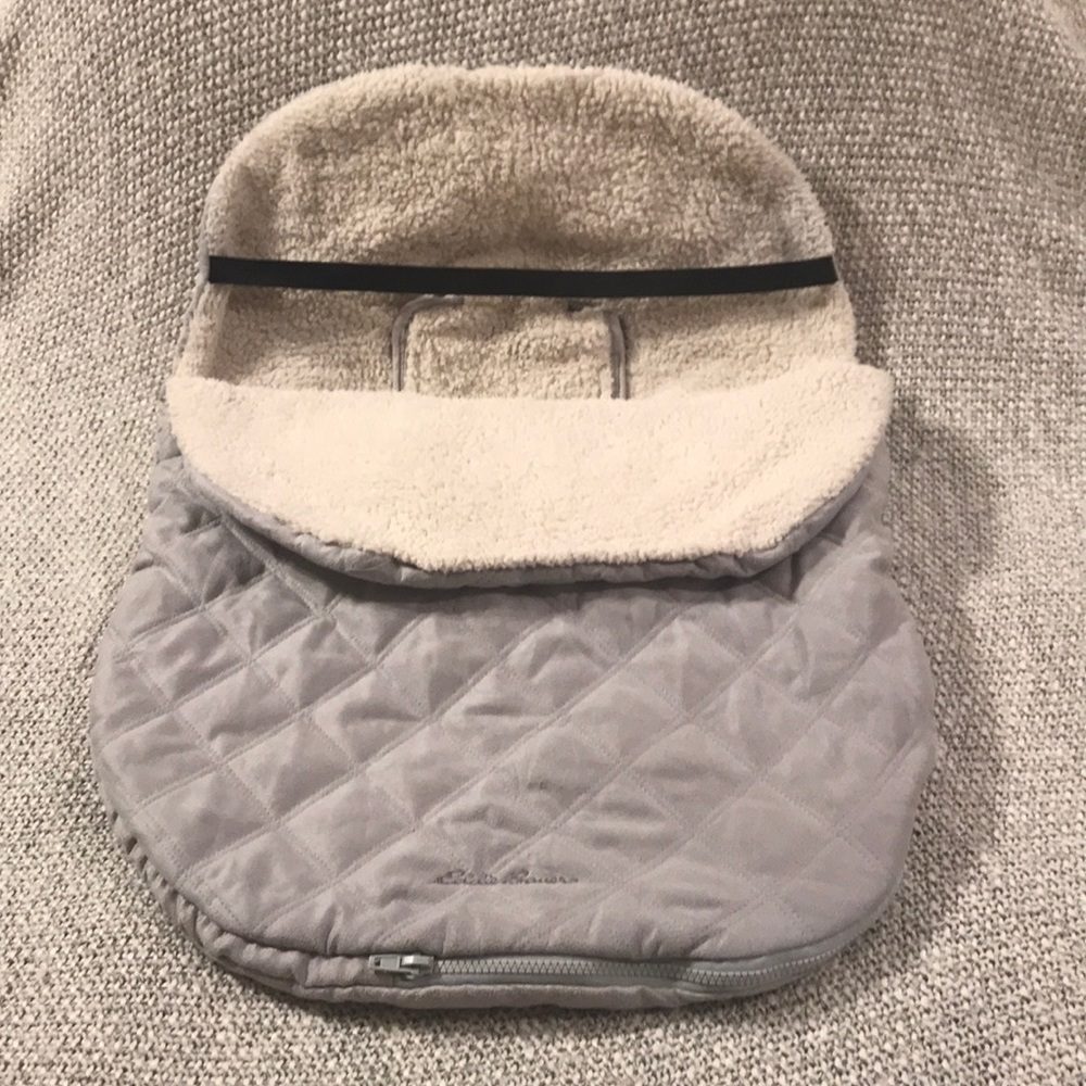 EUC- Eddie Bauer car seat warmer